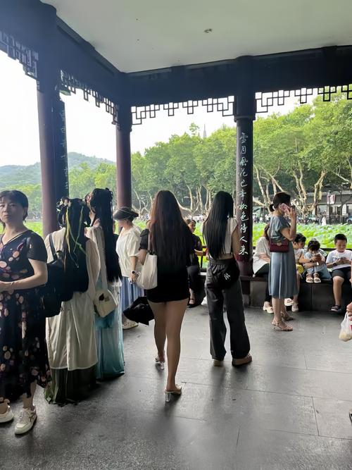 杭州商务陪游_杭州商务伴游体验_杭州伴游兼职